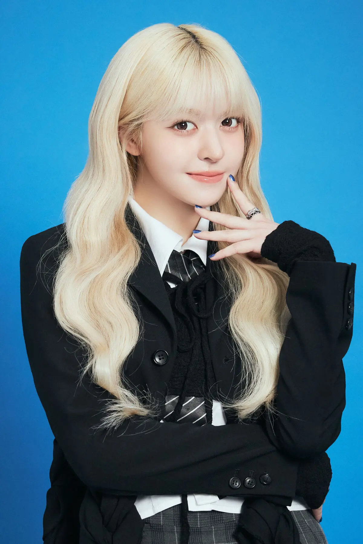 LILY - NMIXX Member